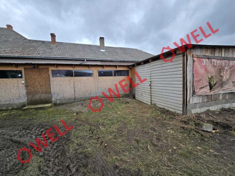 Casă cu 3 camere cu Teren 3233 Mp în Central