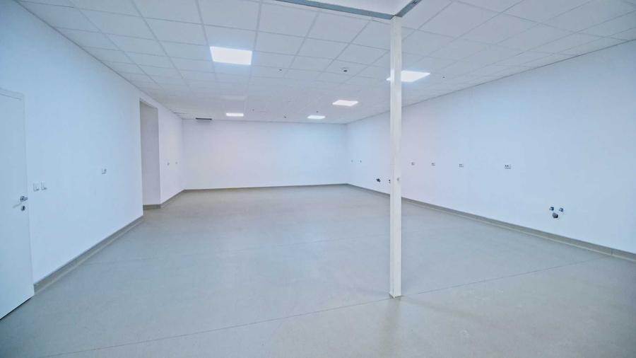 Spațiu comercial, de 800 mp, în Central