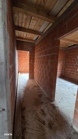 Casă cu 4 camere cu Teren 400 Mp în Central