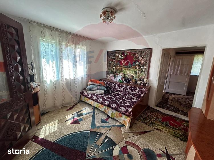 Casă cu 4 camere cu Teren 700 Mp în Chiojdu