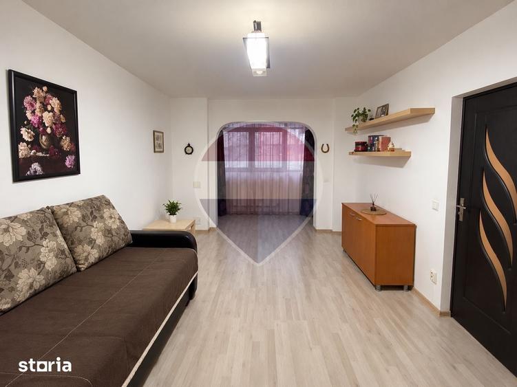 Apartament cu 2 camere decomandat în Titan