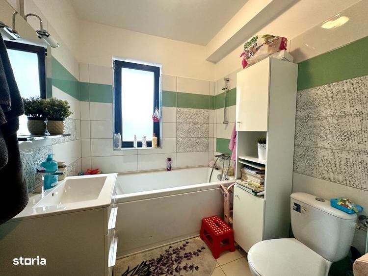 Apartament cu 3 camere semidecomandat, mobilat în Făget
