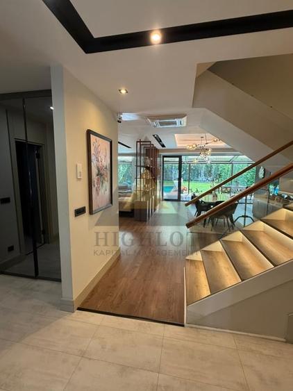 Duplex cu 9 camere cu Piscina în Pipera