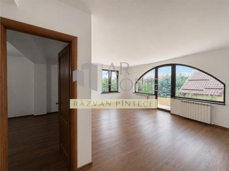 Casă cu 4 camere cu Teren 783 Mp în Cornu