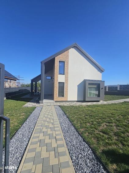 Casă cu 4 camere în Bucium