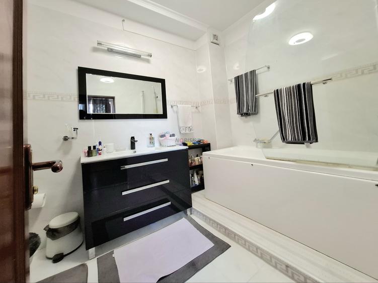 Apartament cu 5 camere decomandat, mobilat în Colentina
