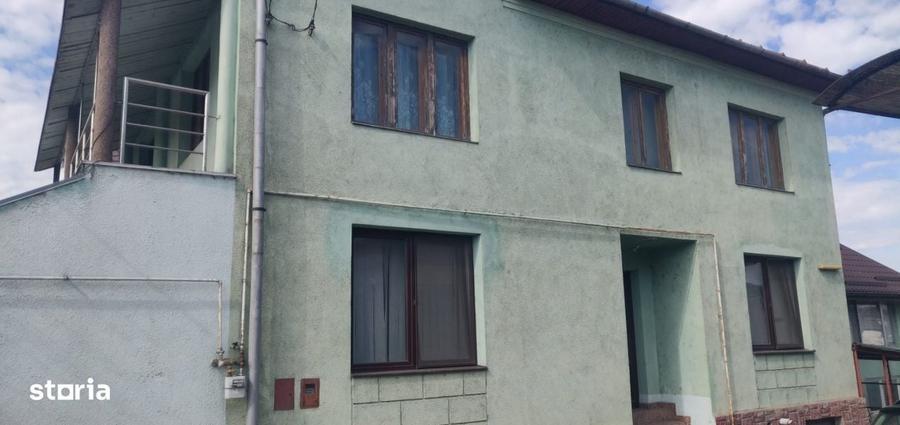 Casă cu 4 camere în Sânnicoară
