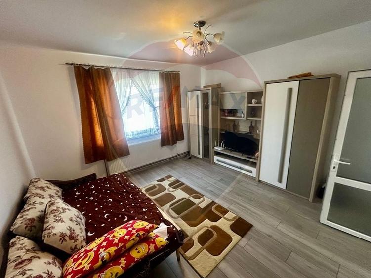Casă individuală cu 3 camere cu Teren 1500 Mp în Aciua