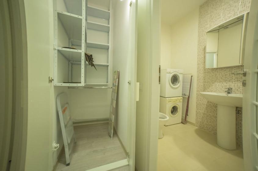 Apartament cu 2 camere decomandat în Vitan