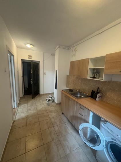 Apartament cu 2 camere semidecomandat, mobilat în Grivița