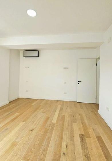 Apartament cu 3 camere decomandat în Dorobanți