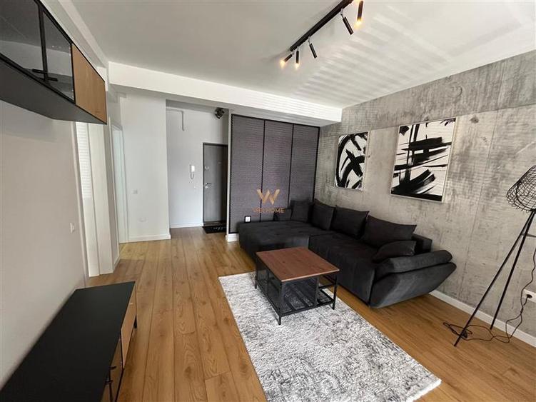 Apartament cu 2 camere semidecomandat în Cristian