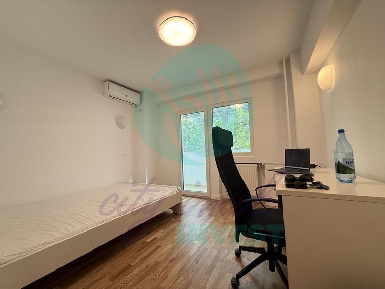 Apartament cu 4 camere decomandat, mobilat în Magheru