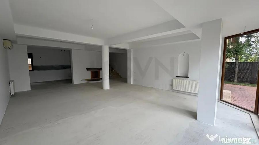Casă cu 2 camere cu Teren 320 Mp în Est