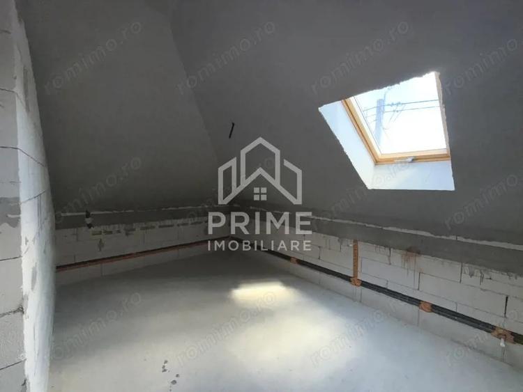 Casă cu 5 camere cu Teren 1800 Mp în Stremț