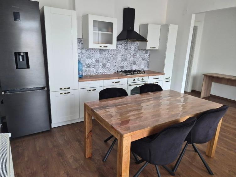 Apartament cu 2 camere, mobilat în Ultracentral