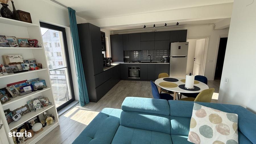 Apartament cu 3 camere semidecomandat în Central