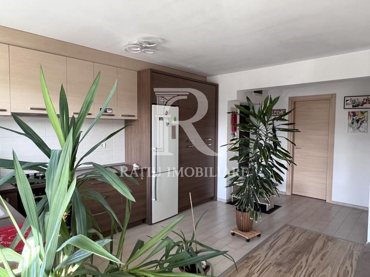 Apartament cu 2 camere semidecomandat, mobilat în Nufărul