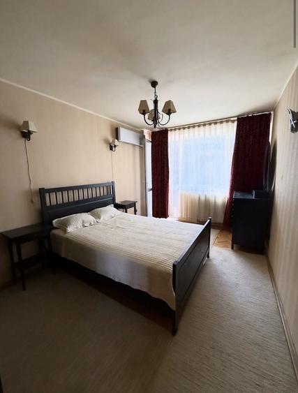 Apartament cu 3 camere semidecomandat în Ștefan cel Mare