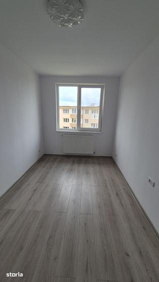Apartament cu 3 camere în Micro 1