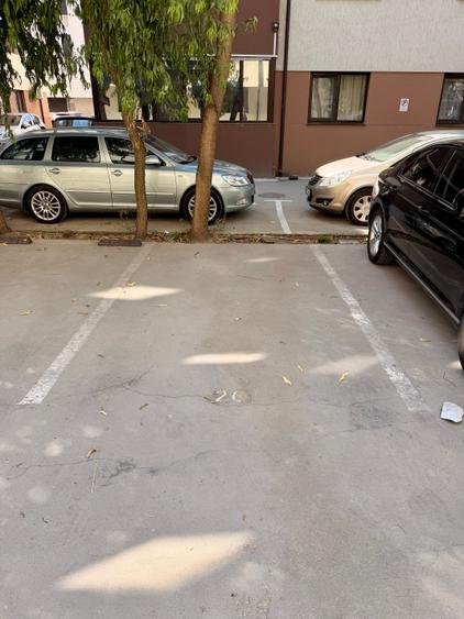 Apartament cu 3 camere decomandat în Dudu