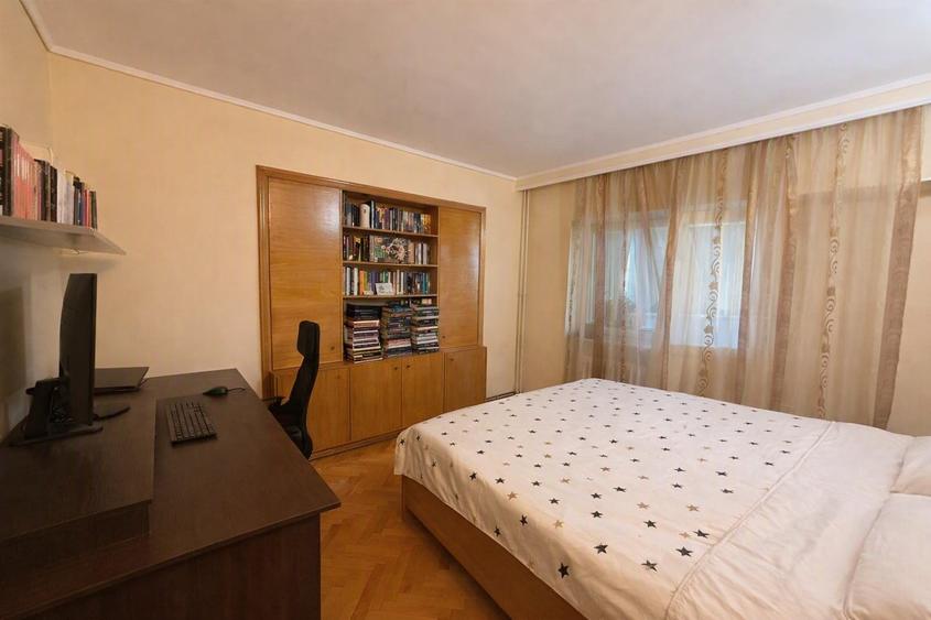 Apartament cu 3 camere decomandat, mobilat în Nicolina