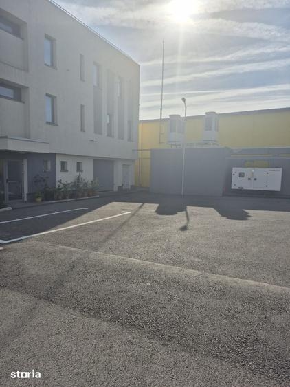 Spațiu comercial, de 1,200 mp, în Central