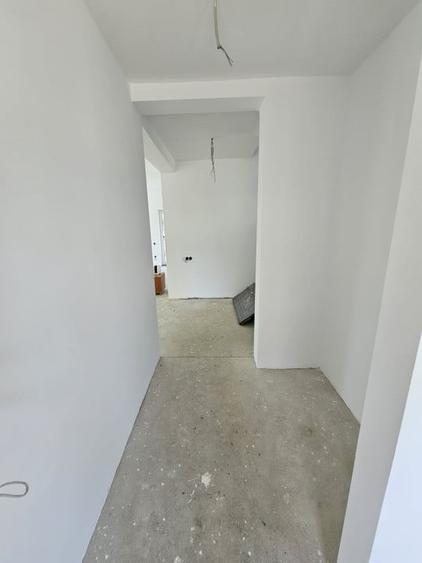 Casă individuală cu 4 camere cu Canalizare în Dezmir