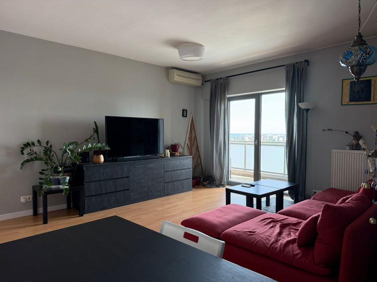 Apartament cu 3 camere decomandat, mobilat în Doamna Ghica