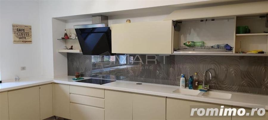 Casă cu 9 camere cu Teren 1545 Mp în Cristian
