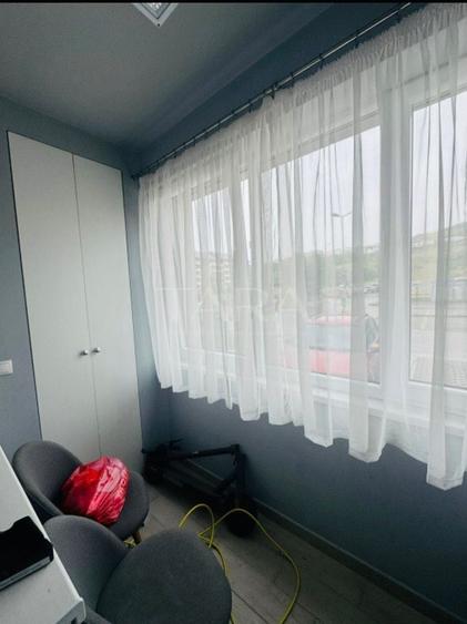 Apartament cu 3 camere, mobilat în Vest