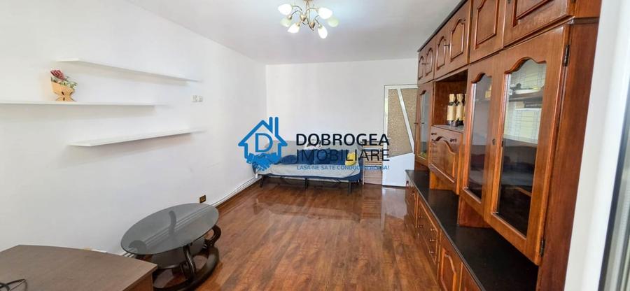 Apartament cu 4 camere decomandat, mobilat în E3