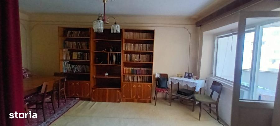 Apartament cu 4 camere decomandat în Unirii Sud