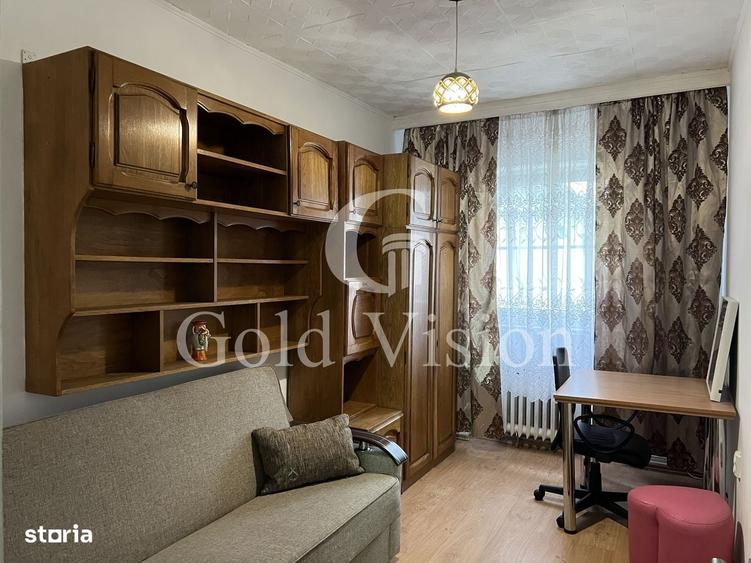 Apartament cu 3 camere semidecomandat în Central