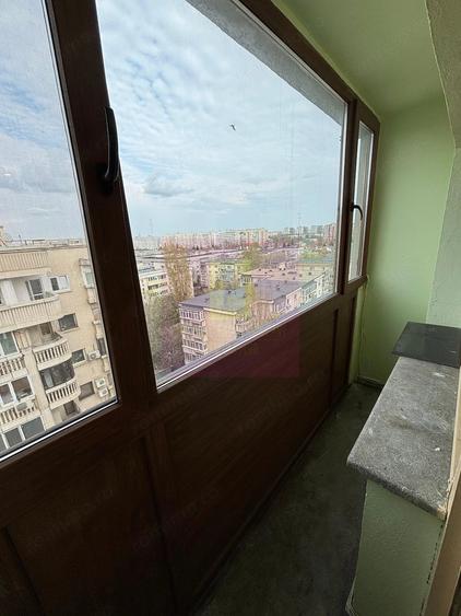 Apartament cu 3 camere decomandat în Decebal