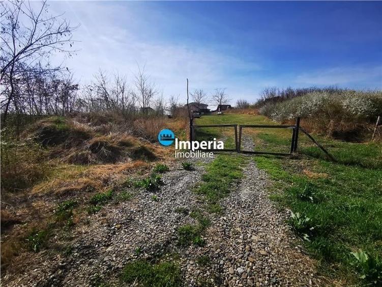 Teren Construcții intravilan de 2155 mp, în Hlincea