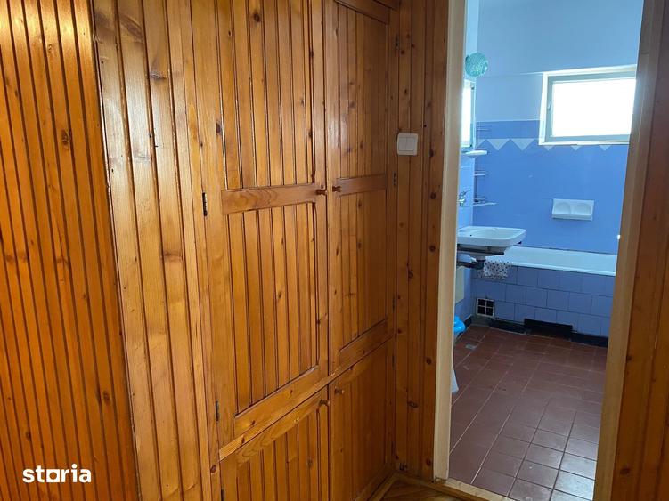 Apartament cu 4 camere decomandat în Central