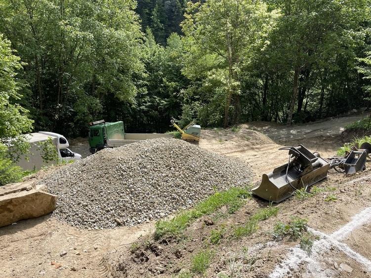 Teren de 832 mp, în Jidoștina