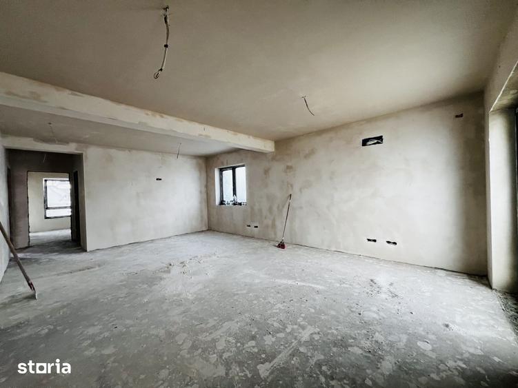 Apartament cu 4 camere în Aradului