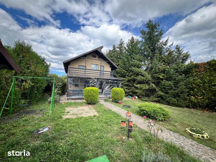 Casă cu 6 camere cu Teren 1593 Mp în Brebu