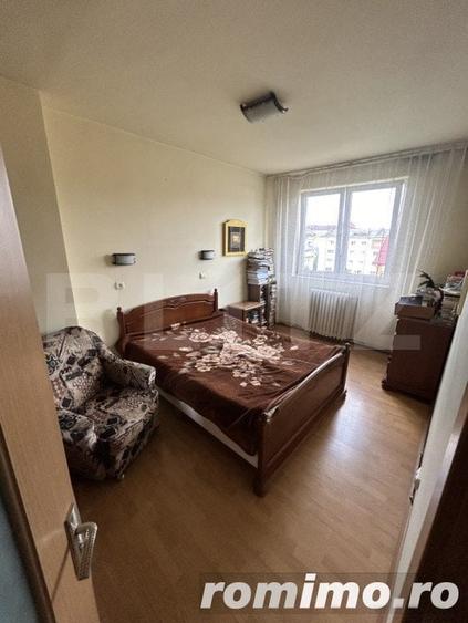 Apartament cu 3 camere decomandat în Calea Moldovei