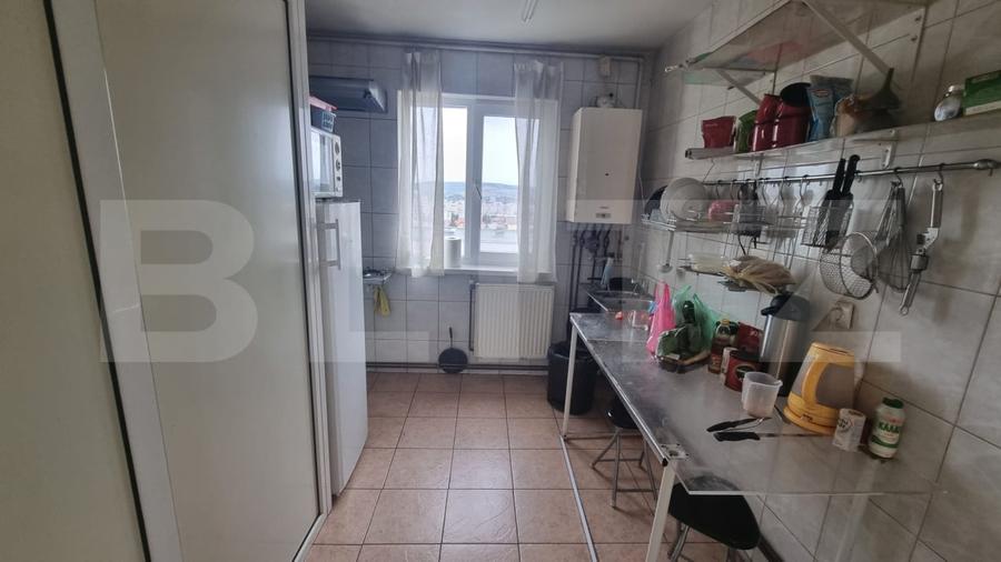 Apartament cu 4 camere semidecomandat, mobilat în Mănăștur