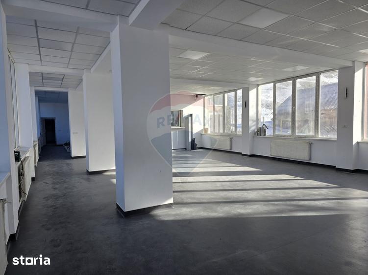 Spațiu comercial, de 1,063.45 mp, în Moieciu