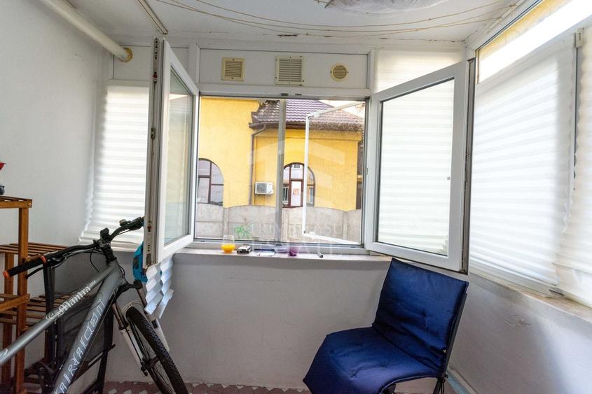 Apartament cu 4 camere semidecomandat în Iancului