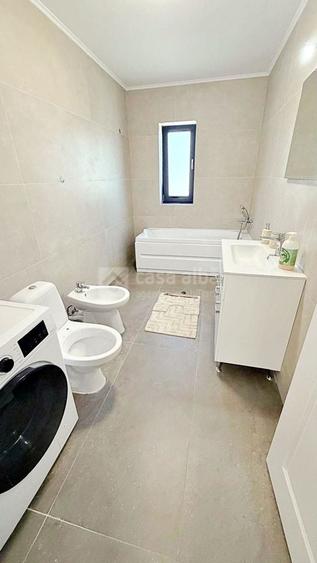 Casă individuală cu 5 camere cu Canalizare în Copou