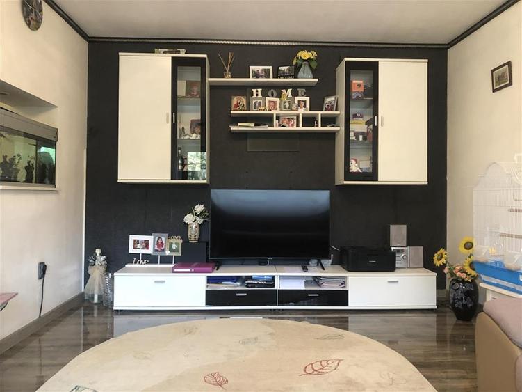 Apartament cu 4 camere decomandat, mobilat în Noua