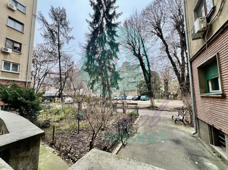 Apartament cu 4 camere decomandat în Cișmigiu