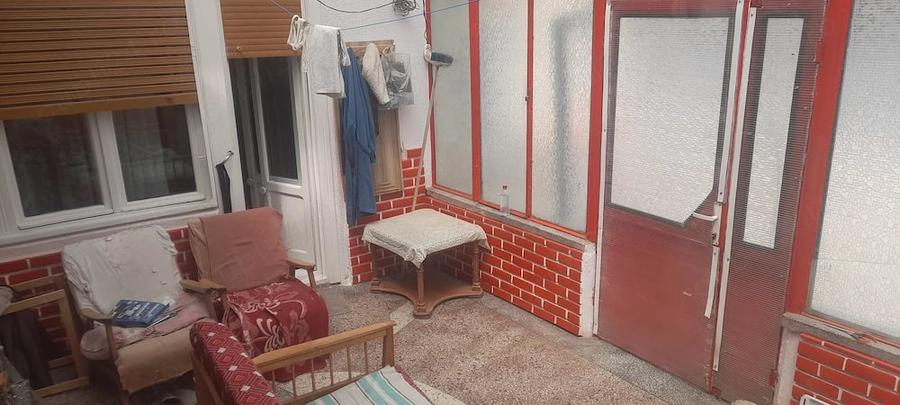 Casă cu 5 camere cu Teren 1050 Mp în Central