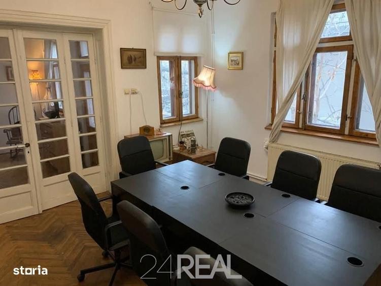Casă cu 4 camere în Splaiul Unirii