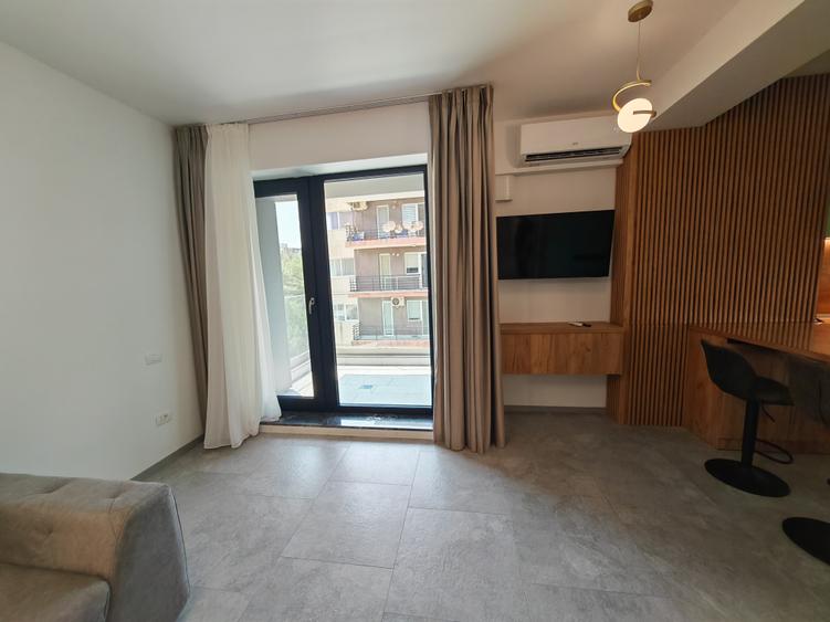 Apartament cu 2 camere decomandat în Universitate